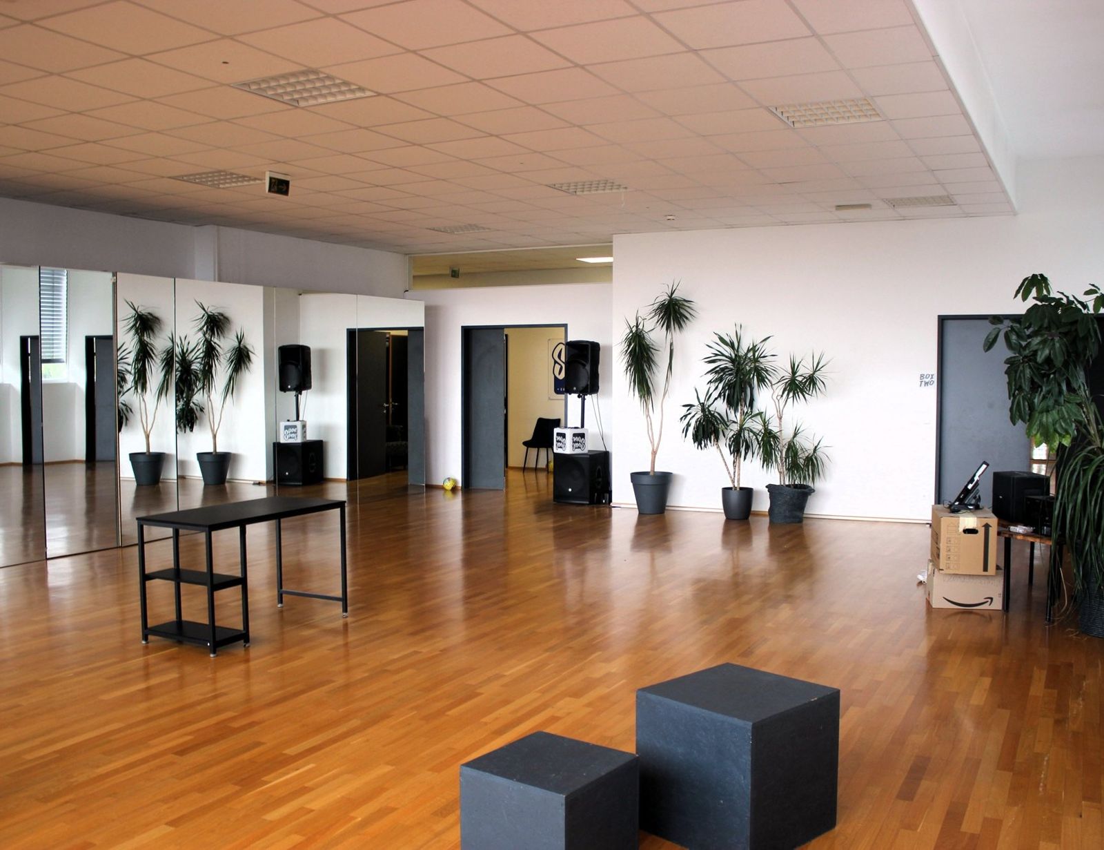 Büro- und Gewerbefläche – 286 m² mit Fensterfront, Lift und Parkettboden